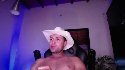 Snapshot of maxi_mux1 chatting on December 2024 05:28:02 AM MAXI      online show from December 2024 05:28:02 AM