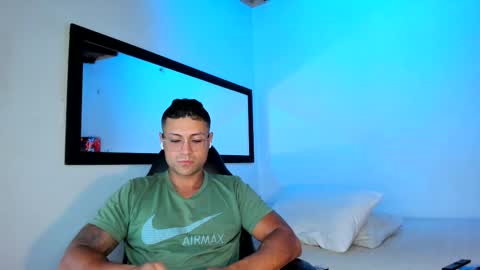 Snapshot of maxi_mux1 chatting on September 2025 06:06:02 AM MAXI      online show from September 2025 06:06:02 AM