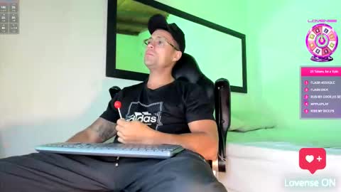 Snapshot of maxi_mux1 chatting on October 2025 03:17:01 AM MAXI      online show from October 2025 03:17:01 AM