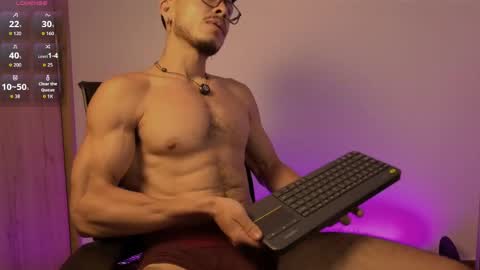 Snapshot of maxifit_ chatting on May 2026 09:26:01 AM Mikael online show from May 2026 09:26:01 AM