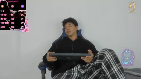 Snapshot of maximiliano_kh4lil chatting on June 2026 12:08:01 PM Maximiliano online show from June 2026 12:08:01 PM