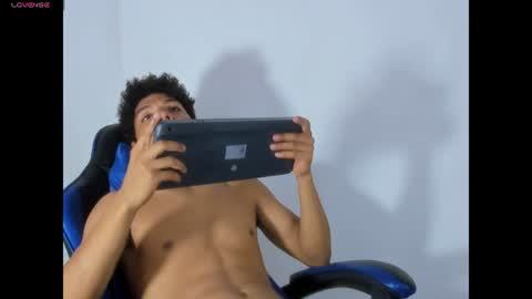Snapshot of maximiliano_kh4lil chatting on July 2026 01:48:01 PM Maximiliano online show from July 2026 01:48:01 PM