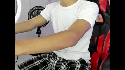 Maximiliano online show from November 2025 03:02:01 PM