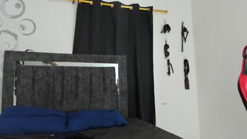 Maximiliano online show from December 2025 07:44:01 PM