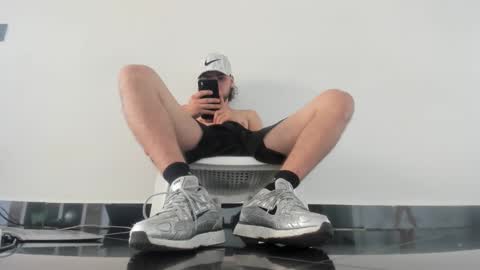 Snapshot of maximo__77 chatting on November 2025 06:01:01 PM maximo__77 online show from November 2025 06:01:01 PM