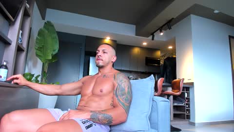 Snapshot of maximo_and_marcelo chatting on November 2025 11:57:02 AM maximo_and_marcelo online show from November 2025 11:57:02 AM