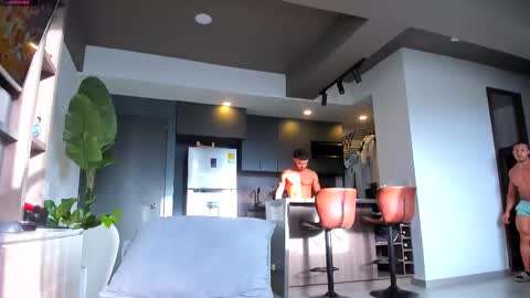 Snapshot of maximo_and_marcelo chatting on December 2025 12:03:02 PM maximo_and_marcelo online show from December 2025 12:03:02 PM