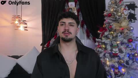 Snapshot of maximo_rodriguez chatting on December 2024 07:39:01 AM Maximo online show from December 2024 07:39:01 AM