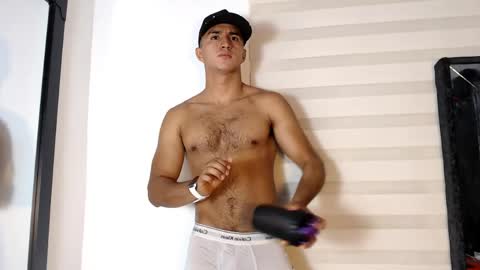 Snapshot of maximo_sebastian chatting on May 2026 01:56:02 AM Maximo Sebastian online show from May 2026 01:56:02 AM