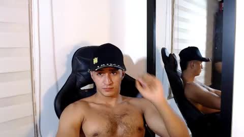Snapshot of maximo_sebastian chatting on June 2026 04:32:02 AM Maximo Sebastian online show from June 2026 04:32:02 AM