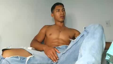 Maximo Aron Vega online show from November 2025 09:17:01 PM