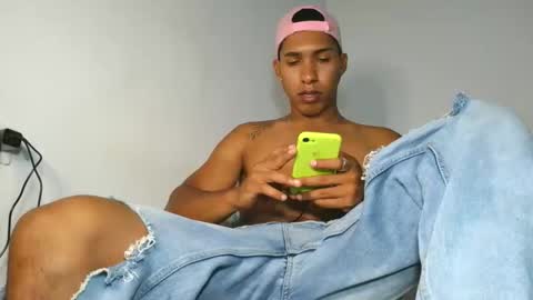 Maximo Aron Vega online show from December 2025 11:44:01 PM