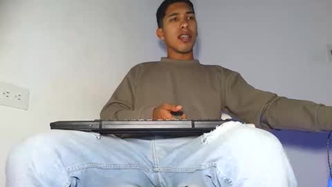 Maximo Aron Vega online show from March 2026 10:13:01 PM