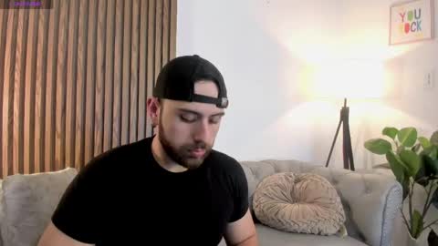 Maximo Wolf online show from June 2026 08:10:02 PM