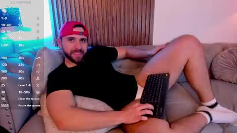 Snapshot of maximo_wolf1 chatting on June 2026 05:17:02 PM Maximo Wolf online show from June 2026 05:17:02 PM
