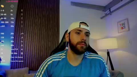 Snapshot of maximo_wolf1 chatting on July 2026 08:33:01 PM Maximo Wolf online show from July 2026 08:33:01 PM
