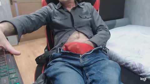 maximus3334 online show from November 2025 11:22:01 AM