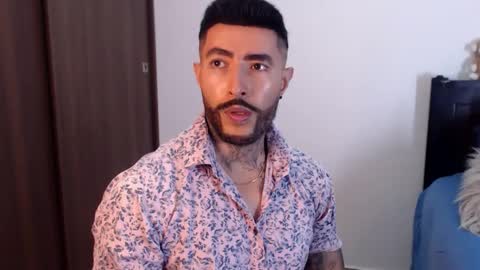 Independent Model online show from December 2024 03:33:02 AM