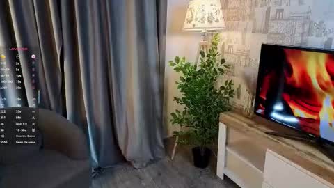 Snapshot of maxineheart chatting on November 2025 01:10:01 PM Monica - Next stream 270525 0300 GMT2 online show from November 2025 01:10:01 PM