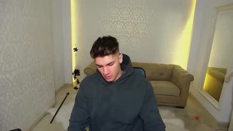 MaxKaiden online show from November 2025 05:18:02 AM