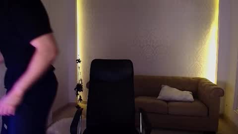 MaxKaiden online show from November 2025 06:02:02 AM