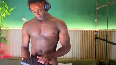 Maxmuscle10 online show from February 2026 06:26:02 PM