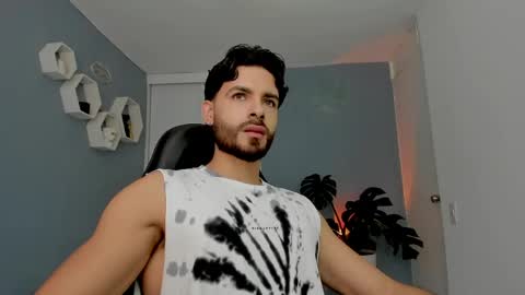 Maxi online show from April 2026 10:46:02 PM