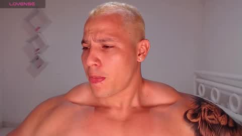 Snapshot of maxwel949813 chatting on October 2025 03:56:02 AM Max online show from October 2025 03:56:02 AM