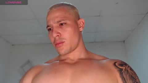 Snapshot of maxwel949813 chatting on October 2025 05:58:02 PM Max online show from October 2025 05:58:02 PM