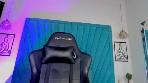 Snapshot of maxwell_dupont chatting on January 2025 09:37:01 PM MAX online show from January 2025 09:37:01 PM