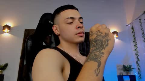 Snapshot of maxwell_dupont chatting on February 2025 09:37:02 PM MAX online show from February 2025 09:37:02 PM