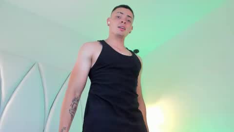 Snapshot of maxwell_dupont chatting on February 2025 04:20:01 AM MAX online show from February 2025 04:20:01 AM