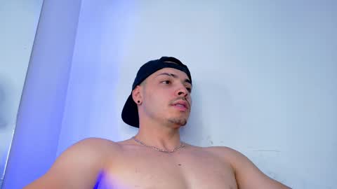 Snapshot of maxwell_dupont chatting on September 2025 09:25:01 PM MAX online show from September 2025 09:25:01 PM