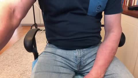 Snapshot of maxx_martin chatting on April 2026 07:57:02 AM Max online show from April 2026 07:57:02 AM