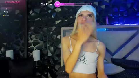 Snapshot of maxx_steell_ chatting on December 2024 03:41:01 AM BellaSusy online show from December 2024 03:41:01 AM