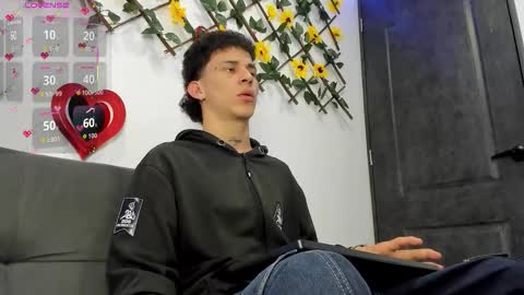 Snapshot of maxxx_bigcock chatting on February 2026 02:39:02 AM Max online show from February 2026 02:39:02 AM