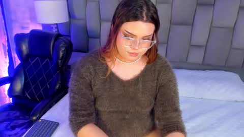 Maxine Minx online show from March 2026 01:01:02 AM