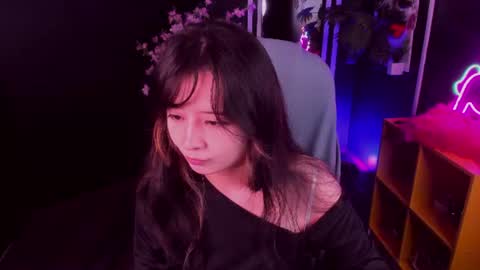 Snapshot of may_lings chatting on June 2026 11:24:02 AM may_lings online show from June 2026 11:24:02 AM