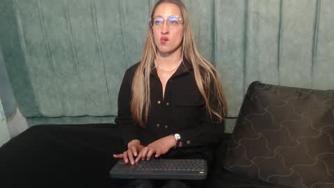 Maya online show from September 2025 12:07:01 PM