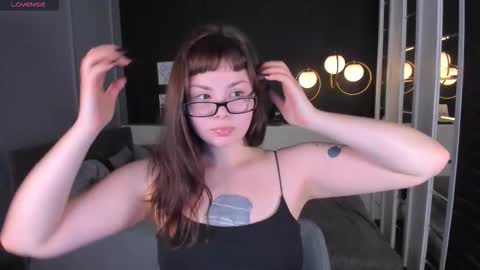 Snapshot of maya_muse chatting on November 2025 03:19:02 PM Woman online show from November 2025 03:19:02 PM