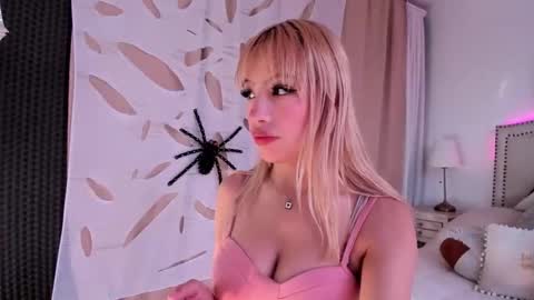 Snapshot of mayajhons chatting on November 2025 12:28:02 PM Mayajhons online show from November 2025 12:28:02 PM