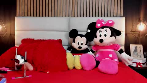 Snapshot of mayarusell01 chatting on September 2025 06:57:02 PM Nicolle Ruselle Hello my lovely schedule for great fun from 630 am and end 800 pm Colombian time I wait for you online show from September 2025 06:57:02 PM