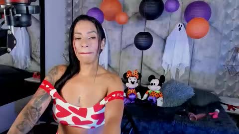 Snapshot of mayarusell01 chatting on October 2025 06:29:02 PM Nicolle Ruselle Hello my lovely schedule for great fun from 630 am and end 800 pm Colombian time I wait for you online show from October 2025 06:29:02 PM