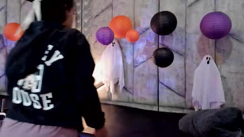 Snapshot of mayarusell01 chatting on October 2025 11:33:02 AM Nicolle Ruselle Hello my lovely schedule for great fun from 630 am and end 800 pm Colombian time I wait for you online show from October 2025 11:33:02 AM