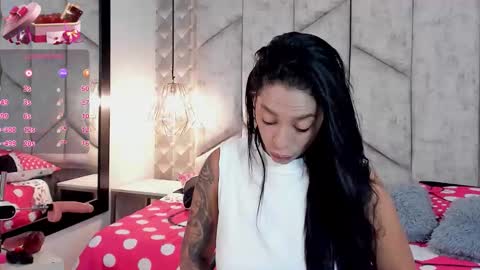 Snapshot of mayarusell01 chatting on November 2025 04:09:01 PM Nicolle Ruselle Hello my lovely schedule for great fun from 630 am and end 800 pm Colombian time I wait for you online show from November 2025 04:09:01 PM