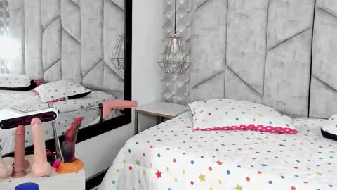 Snapshot of mayarusell01 chatting on November 2025 12:28:01 PM Nicolle Ruselle Hello my lovely schedule for great fun from 630 am and end 800 pm Colombian time I wait for you online show from November 2025 12:28:01 PM