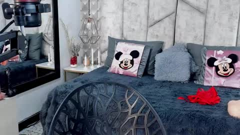 Snapshot of mayarusell01 chatting on November 2025 03:40:01 PM Nicolle Ruselle Hello my lovely schedule for great fun from 630 am and end 800 pm Colombian time I wait for you online show from November 2025 03:40:01 PM