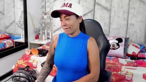 Snapshot of mayarusell01 chatting on December 2025 11:25:02 AM Nicolle Ruselle Hello my lovely schedule for great fun from 630 am and end 800 pm Colombian time I wait for you online show from December 2025 11:25:02 AM