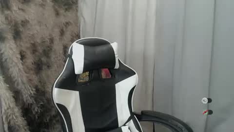 mayasally_ online show from December 2025 06:42:02 AM