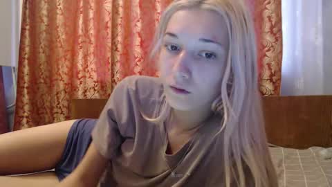 maybe_doll online show from November 2025 10:34:02 AM